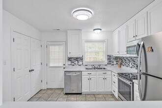 900 Springwood Dr in Jacksonville, NC - Building Photo - Building Photo