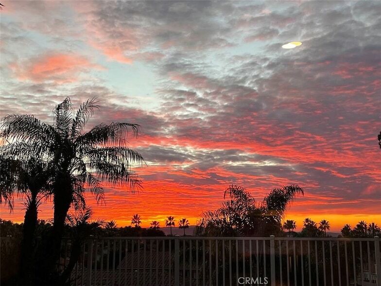 7 El Prisma in Rancho Santa Margarita, CA - Foto de edificio