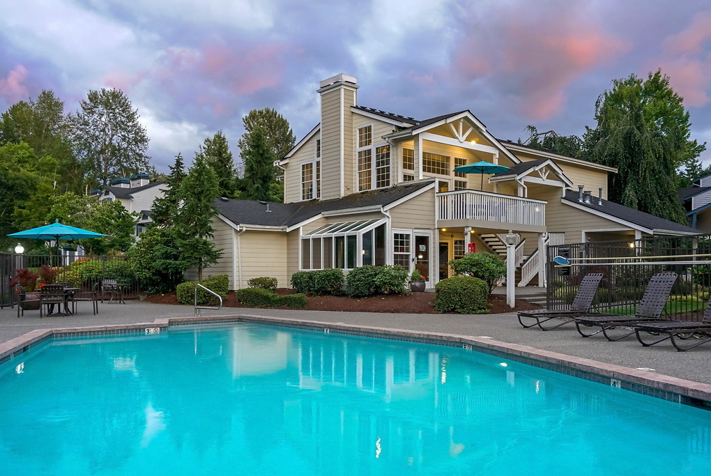 Shadowbrook in Redmond, WA - Foto de edificio