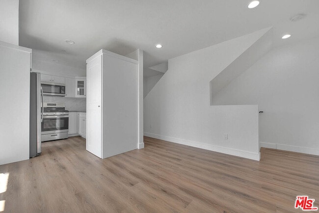 967 1/2 Wilton Pl in Los Angeles, CA - Building Photo - Building Photo