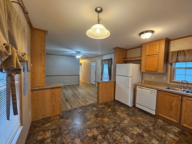 3 Cedar Ln in Weedsport, NY - Foto de edificio - Building Photo