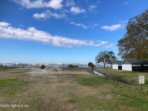 5240 River Park Dr in Jacksonville, FL - Building Photo - Building Photo