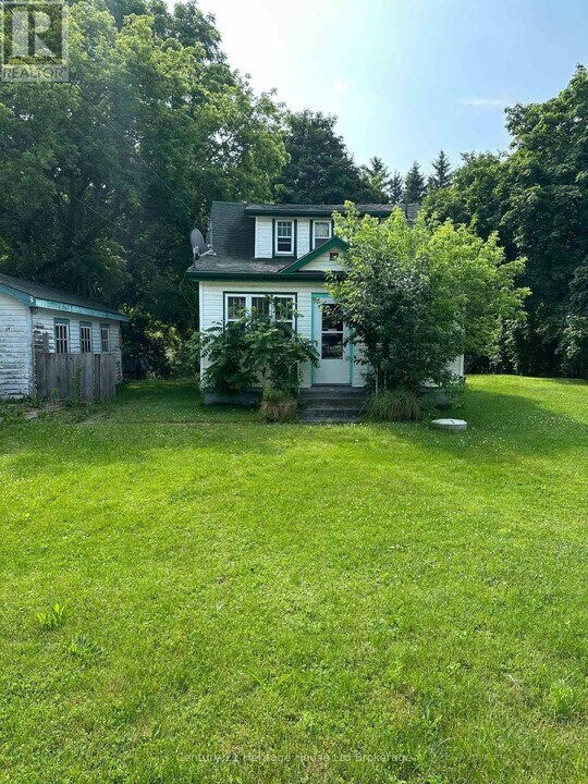 64 Frederick St in Woodstock, ON - Building Photo