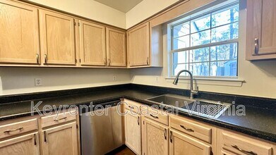 19 Madrone Pl in Hampton, VA - Building Photo - Building Photo