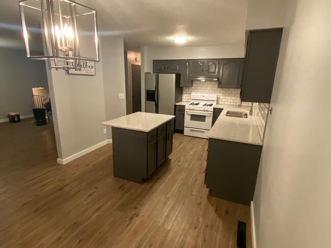 property at 1915 W 66th St
