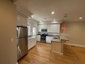 283 Gold St, Unit 1 in Boston, MA - Building Photo - Building Photo