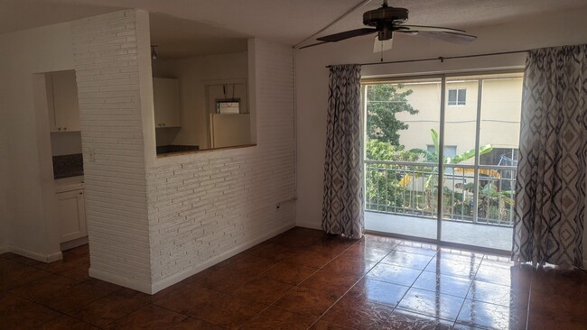 20400 NW 7th Ave, Unit Cozy 1-bedroom Miami in Miami, FL - Foto de edificio - Building Photo