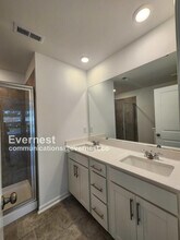 1540 Crescent Townes Wy in Raleigh, NC - Foto de edificio - Building Photo