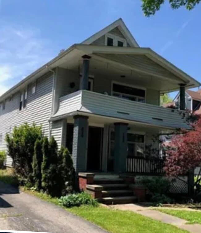 property at 1626 Grace Ave