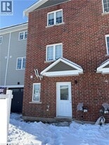 133 HighRiver Trl in Welland, ON - Building Photo