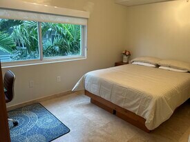 7824 Collins Ave, Unit 404 in Miami Beach, FL - Building Photo