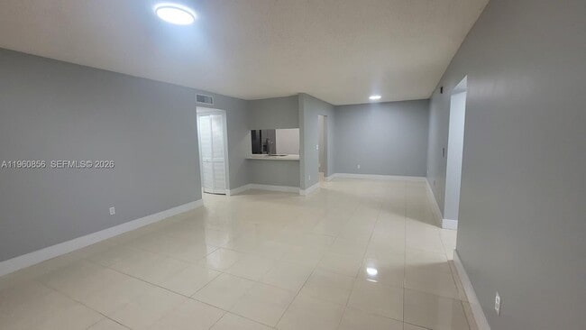 8520 SW 149th Ave in Miami, FL - Building Photo - Building Photo