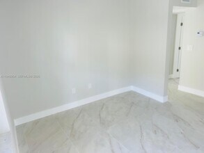 932 NW 5th St in Miami, FL - Building Photo - Building Photo