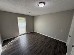 402-404 SW 6 St in Blue Springs, MO - Building Photo - Building Photo