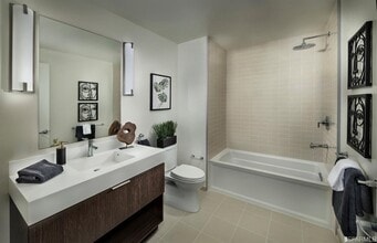 10 Innes Ct, Unit 2 in San Francisco, CA - Building Photo - Building Photo