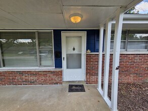 2321 Noll Dr in St. Louis, MO - Building Photo - Building Photo