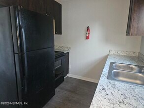 5533 Huwood Ave in Jacksonville, FL - Building Photo - Building Photo