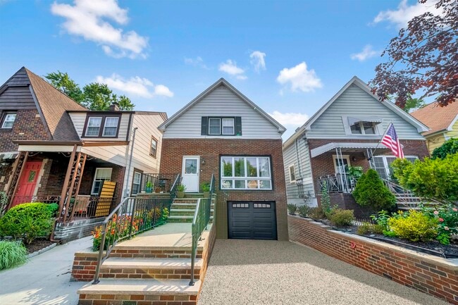 property at 12 Pavonia Ct