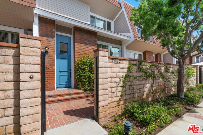 13072 Maxella Ave in Marina Del Rey, CA - Building Photo - Building Photo