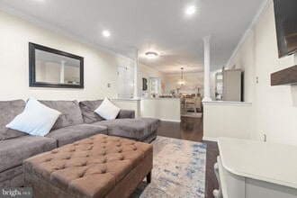 221 Lookout Pl in Wayne, PA - Building Photo - Building Photo