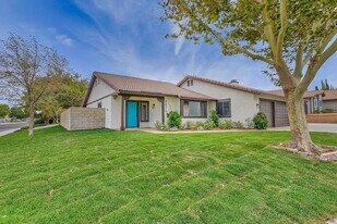 42350 Encanto Way in Quartz Hill, CA - Building Photo