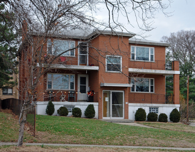 3140 Montana Ave in Cincinnati, OH - Foto de edificio - Building Photo