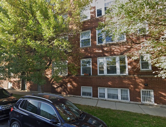 property at 3140 W Sunnyside Ave