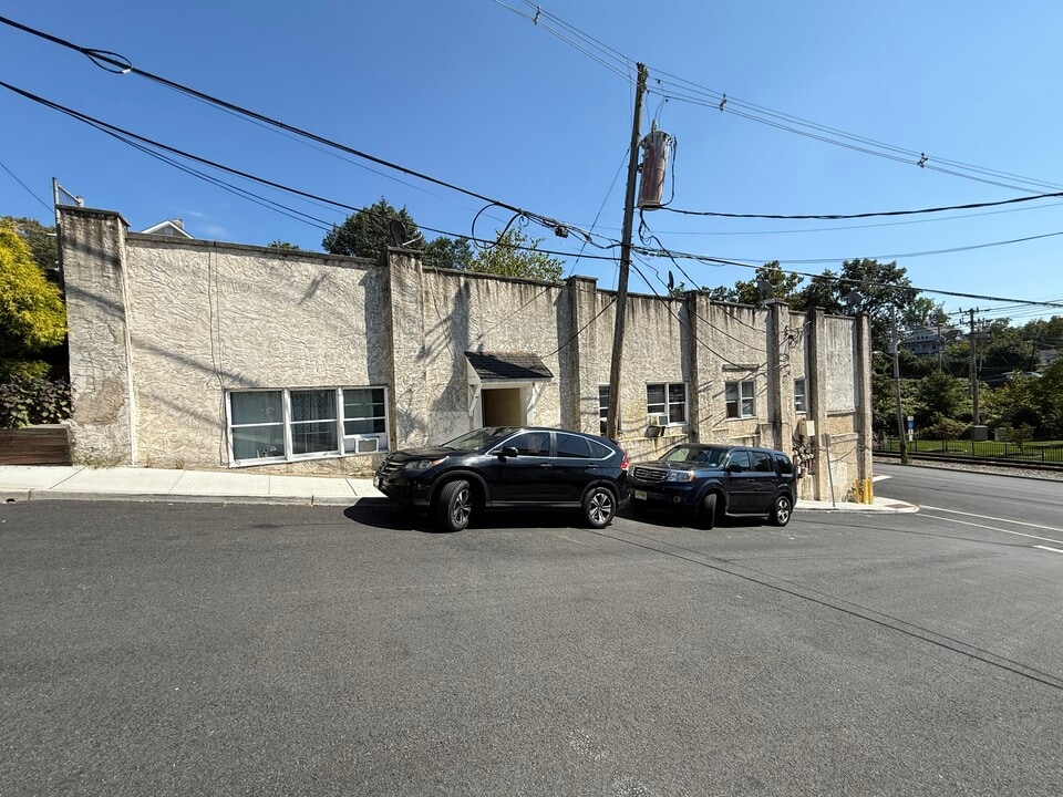 118 Main St, Unit 3 in Butler, NJ - Building Photo