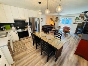 1676 Bakersfield St in South Lake Tahoe, CA - Building Photo - Building Photo