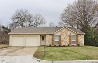 3174 Christopher St in Grand Prairie, TX - Building Photo