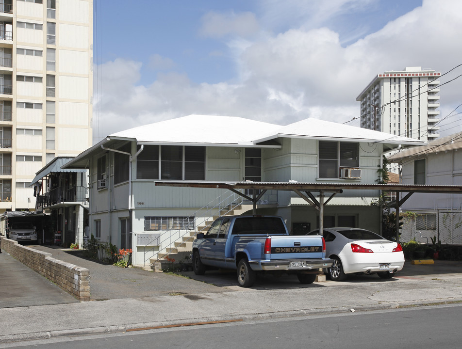 2222 Fern St in Honolulu, HI - Building Photo