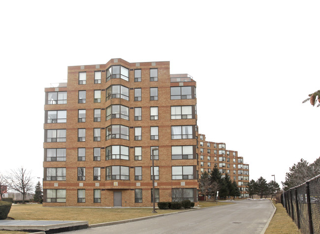 King's Terrace in Toronto, ON - Building Photo - Building Photo