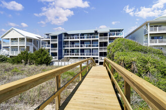 608 Carolina Beach Ave N in Carolina Beach, NC - Building Photo - Building Photo