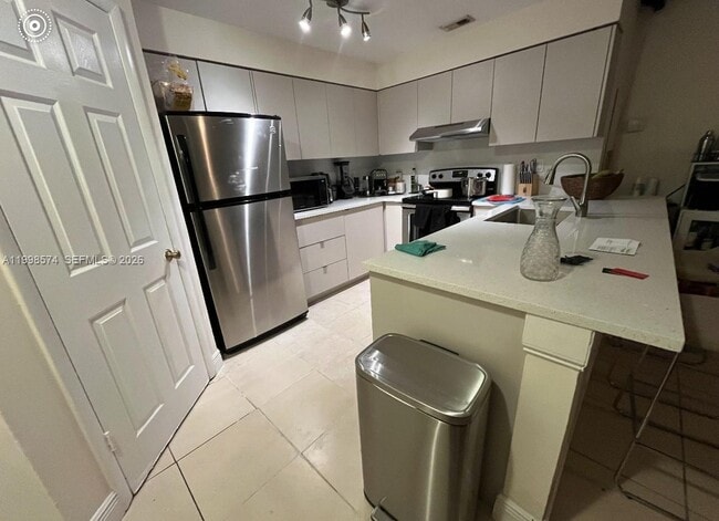 2550 SW 18th Terrace in Fort Lauderdale, FL - Building Photo - Building Photo