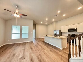 414-414 Nespral Dr in San Antonio, TX - Building Photo - Building Photo