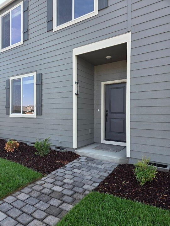 2739 SE Lyon St in Albany, OR - Building Photo