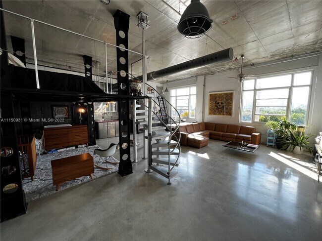 250 NW 23rd St in Miami, FL - Building Photo - Building Photo