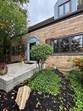 33 Woodland Dr in Pittsburgh, PA - Building Photo - Building Photo