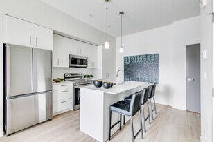 4850 50 Av SW, Unit B1000 in Calgary, AB - Building Photo