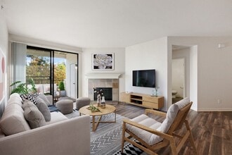 Mission Pointe by Windsor in Sunnyvale, CA - Foto de edificio - Building Photo