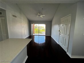 1240 Wildwood Lakes Blvd in Naples, FL - Building Photo - Building Photo