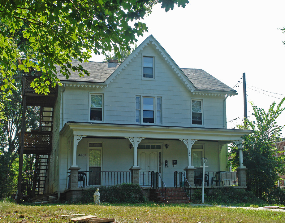 3801 Greenmount Ave in Waverly, MD - Building Photo