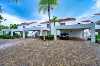 565 Beachwalk Cir in Naples, FL - Building Photo - Building Photo