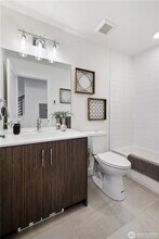 1326 E Spring St in Seattle, WA - Building Photo - Building Photo