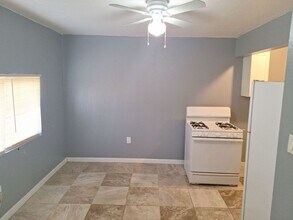 2416 Kentucky St in Bakersfield, CA - Building Photo - Building Photo