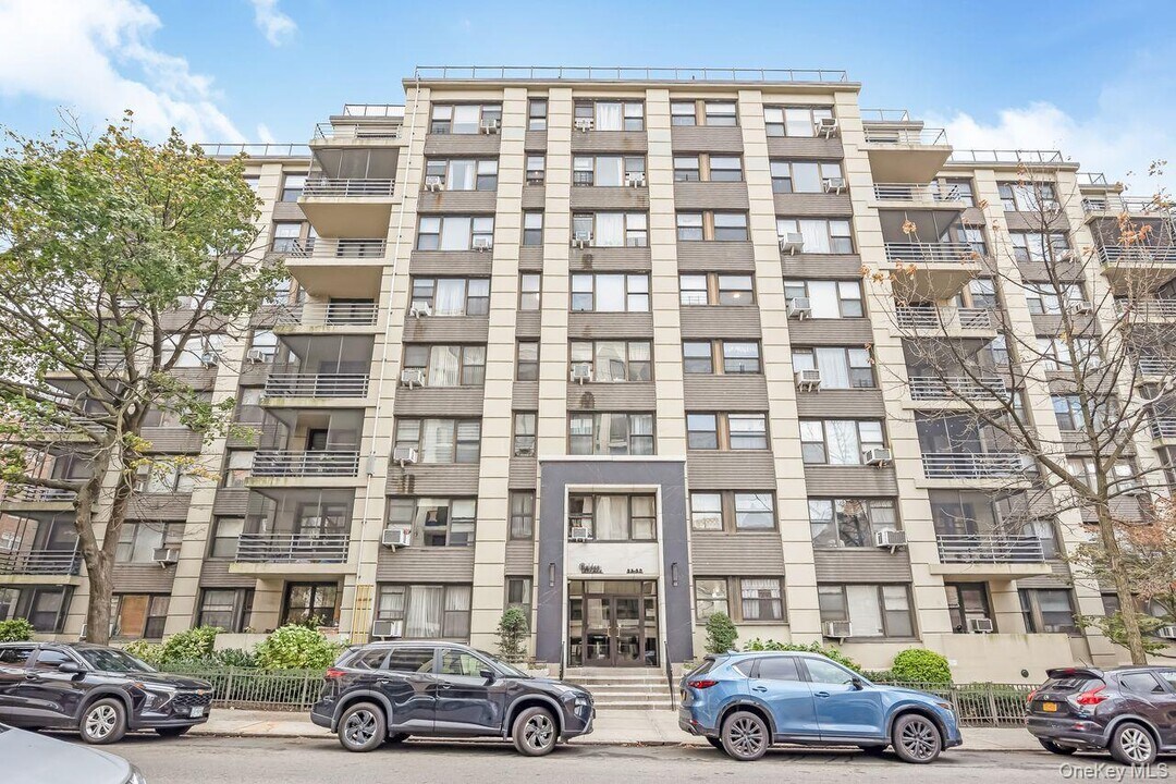 98-50 63rd Dr in Queens, NY - Foto de edificio