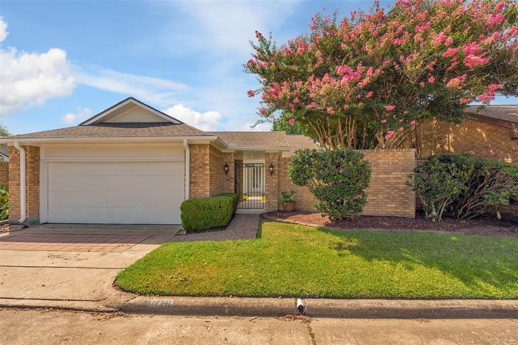 1714 Barleton Way in Houston, TX - Building Photo