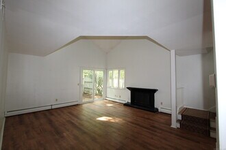 6 Lyle Ct in Farmington, CT - Building Photo - Building Photo