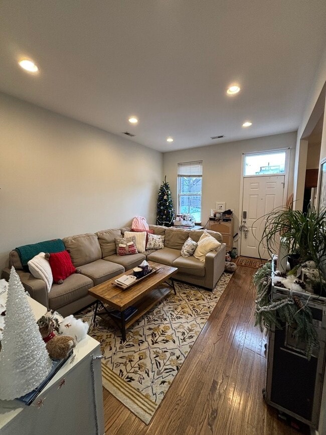 1644 N Hermitage Ave in Chicago, IL - Foto de edificio - Building Photo