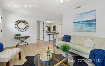 4702 15th Ave S in St. Petersburg, FL - Building Photo - Building Photo